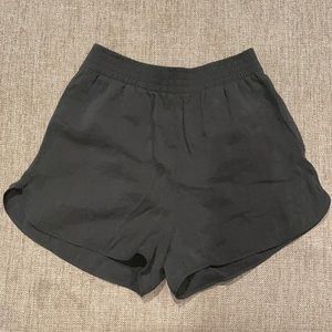 *NWOT* H&M high waisted black shorts
